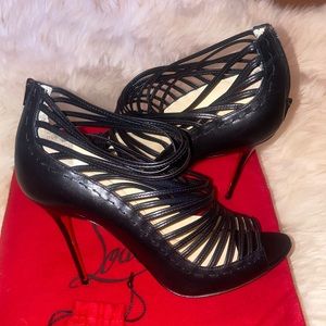 Pre-Owned Christian Louboutin Gortika Heels